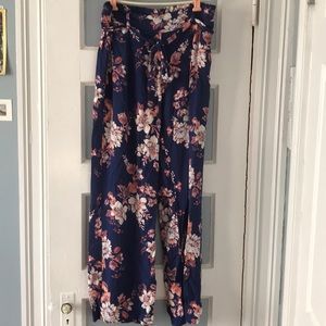 Floral pants - brand Gypsies and Moon dust size L.
